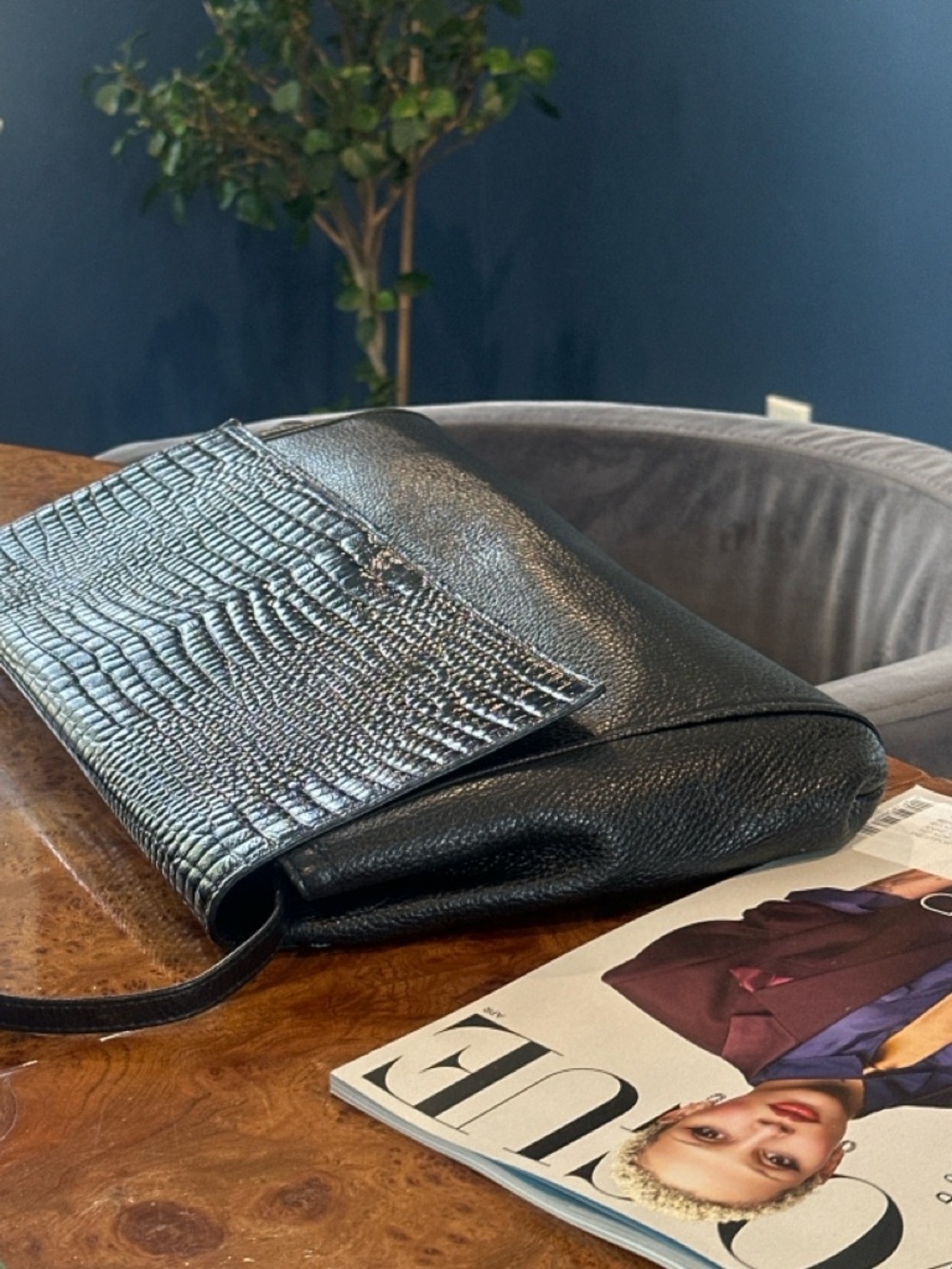 Vintage Fendi Authentic Black Leather Crossbody Bag - Picture 16 of 16
